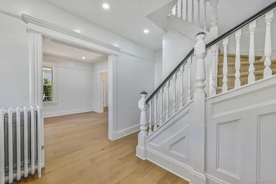 108 N Forest Avenue, Rockville Centre, NY 11570 - #3