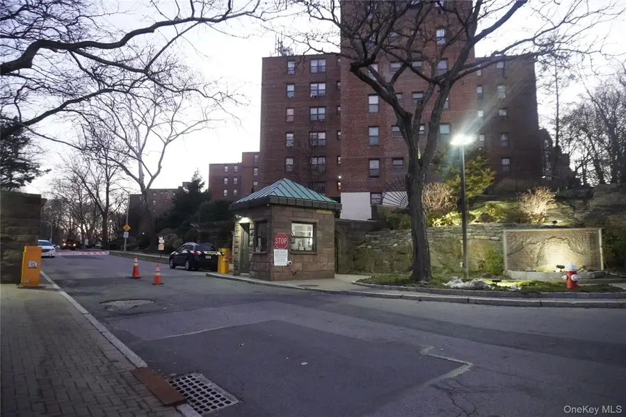 161 Pearsall Drive Pearsall Drive #3H, Mount Vernon, NY 10552 - #2