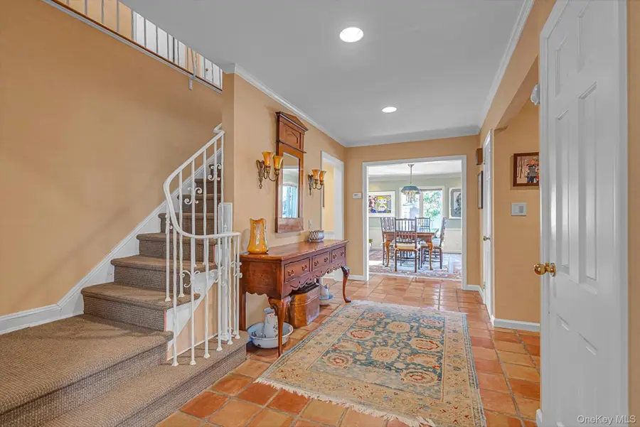 2 Chester Drive, Great Neck, NY 11021 - #2