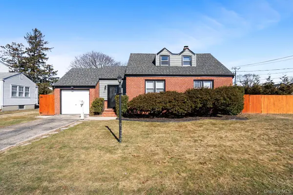 41 Liberty Avenue, North Babylon, NY 11703