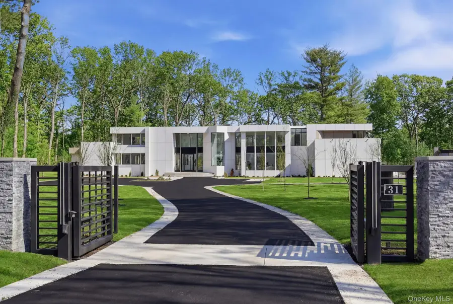 31 Chestnut Hill Drive, Upper Brookville, NY 11771 - #2