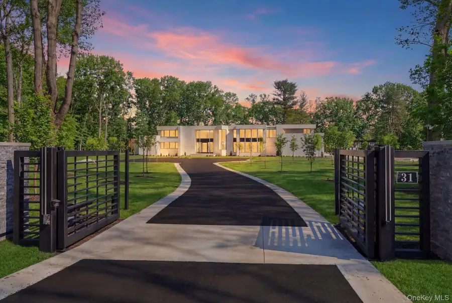 31 Chestnut Hill Drive, Upper Brookville, NY 11771 - #3