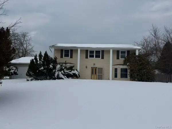 5 Bernice Court, Coram, NY 11727