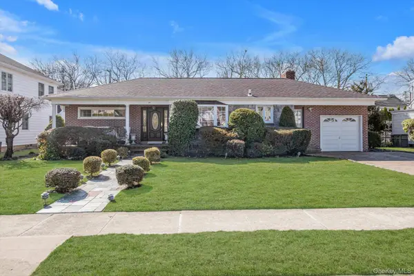 40 Vassar Street, Garden City, NY 11530