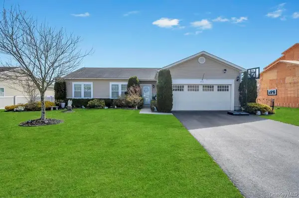 191 Flower Road, Shirley, NY 11967