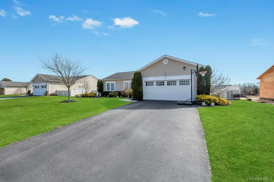 191 Flower Road, Shirley, NY 11967 - #3