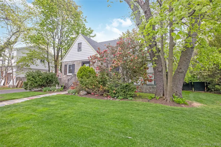204 Franklin Avenue, Malverne, NY 11565 - #2