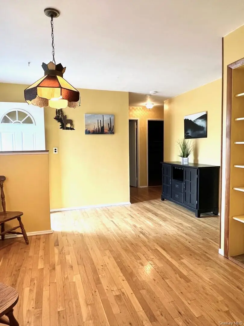 17 Windsor Street, Islip, NY 11751 - #3