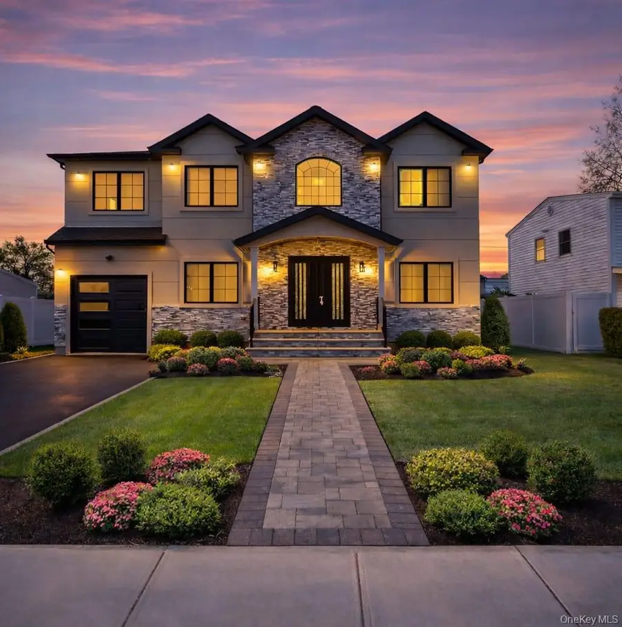 19 Crabtree Lane, Levittown, NY 11756 - #2