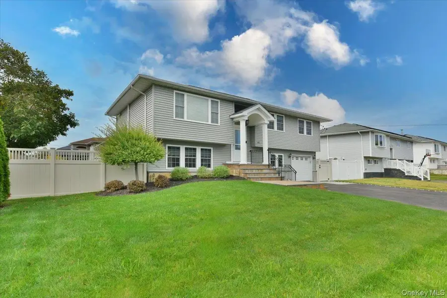 62 S Bay Avenue, Massapequa, NY 11758 - #2