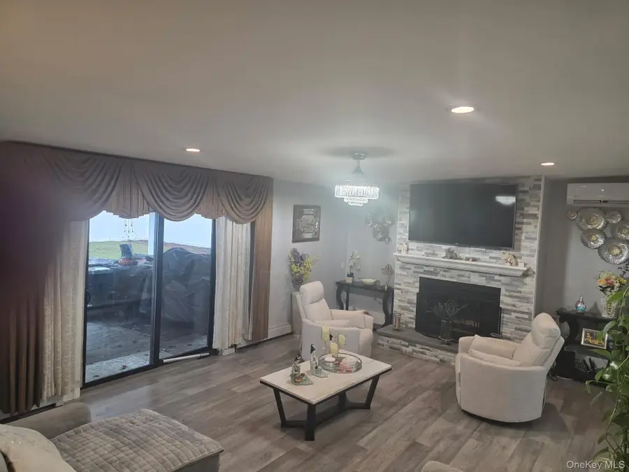 9 Torrey Pine Lane, Medford, NY 11763 - #3