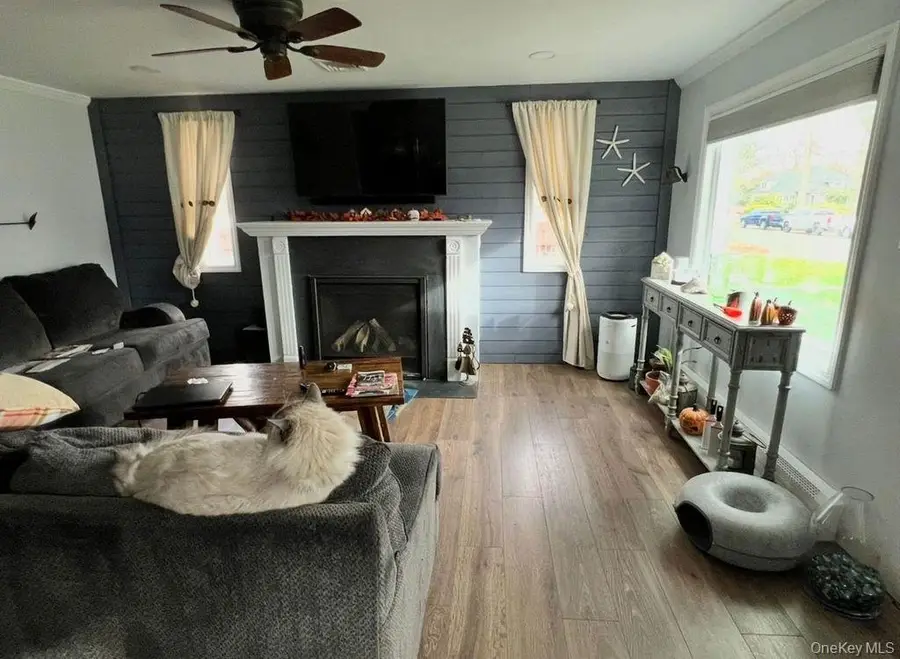 17 Grove Street, Sayville, NY 11782 - #3