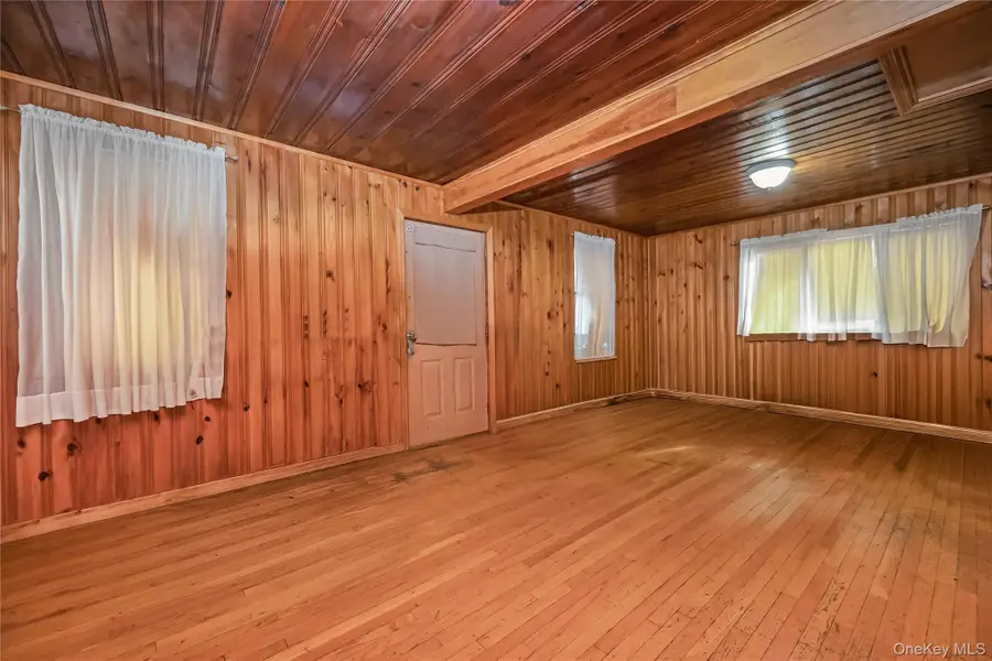 8 Alexander Avenue, Farmingdale, NY 11735 - #3