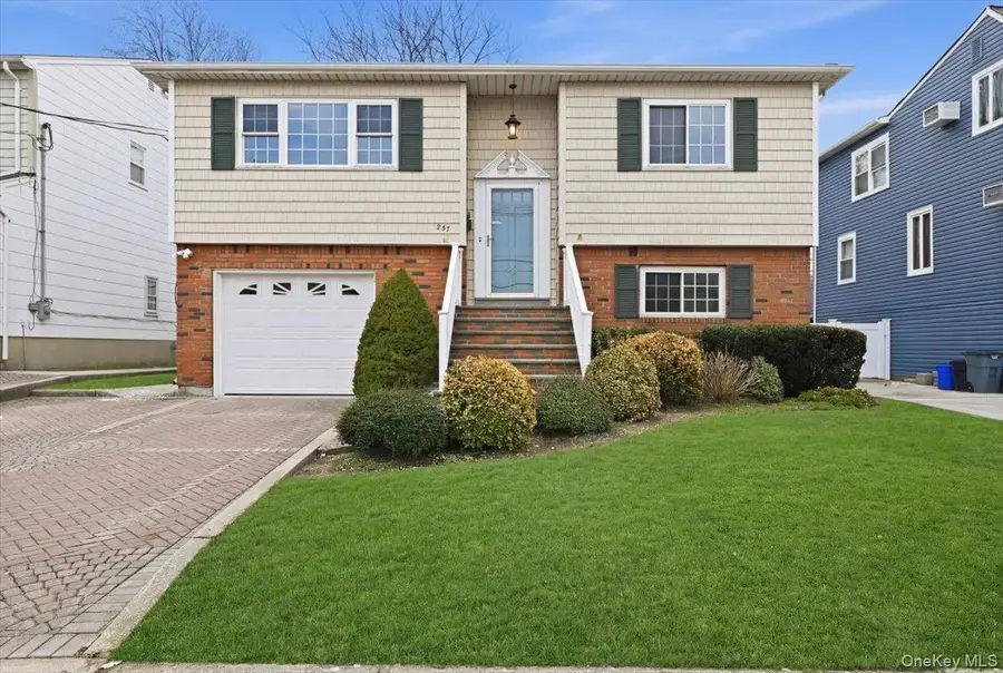 557 Southside Avenue, Freeport, NY 11520 - #2