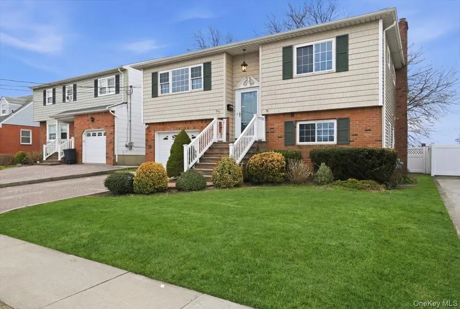 557 Southside Avenue, Freeport, NY 11520 - #3