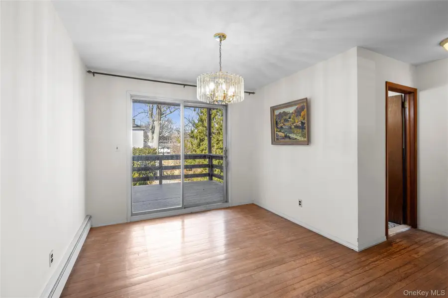 11 Delaware Avenue, Port Washington, NY 11050 - #3