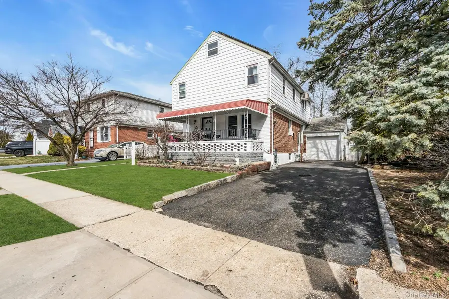 30 Norfolk Drive E, Elmont, NY 11003 - #2