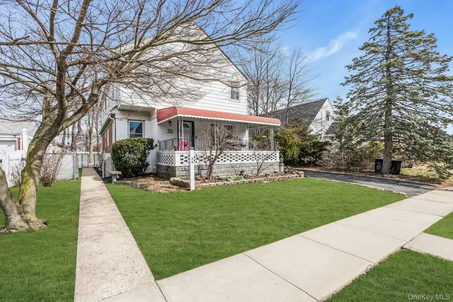 30 Norfolk Drive E, Elmont, NY 11003 - #3