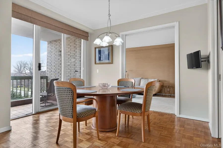 100 Hilton Avenue #601, Garden City, NY 11530 - #3