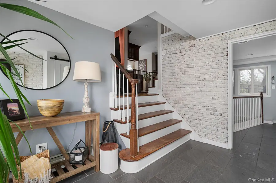 29 Fox Court, Hicksville, NY 11801 - #2