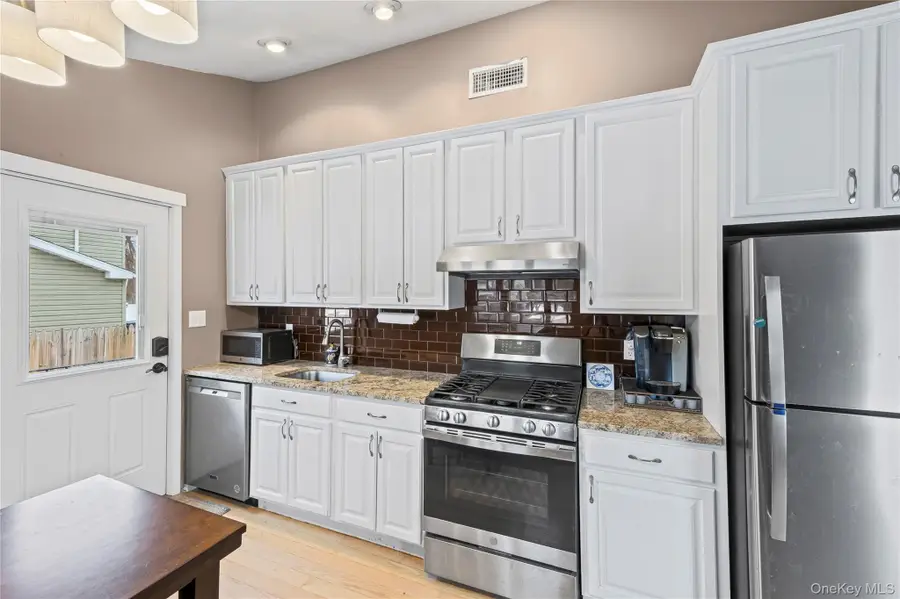 432 Bohemia Parkway, Sayville, NY 11782 - #3