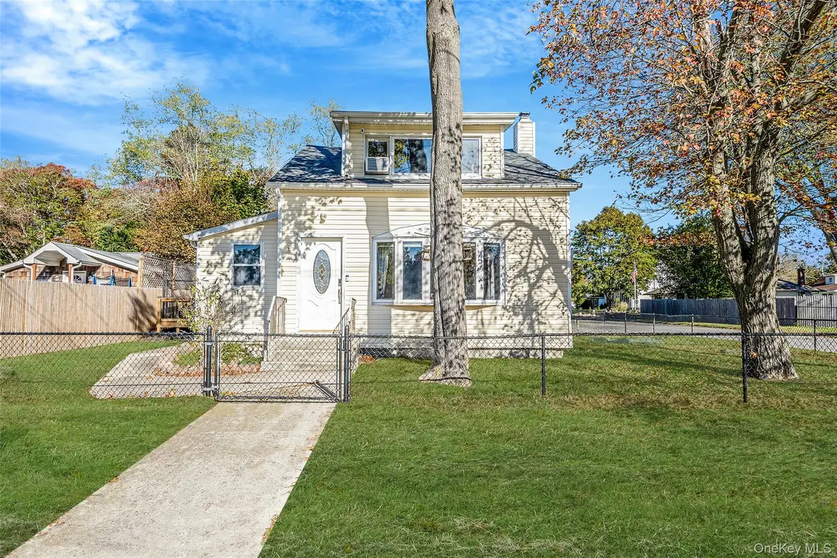 267 Dogwood Road W, Mastic Beach, NY 11951 - #1