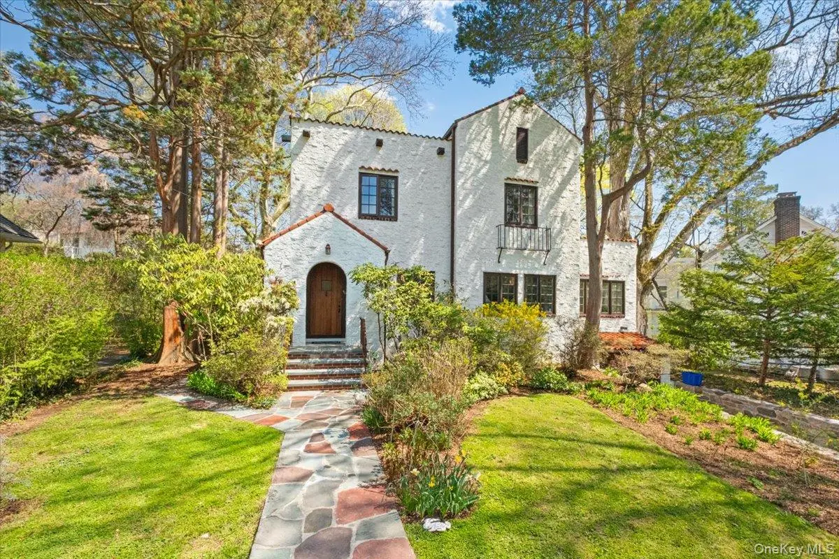 40 Lookout Circle, Larchmont, NY 10538 - #1
