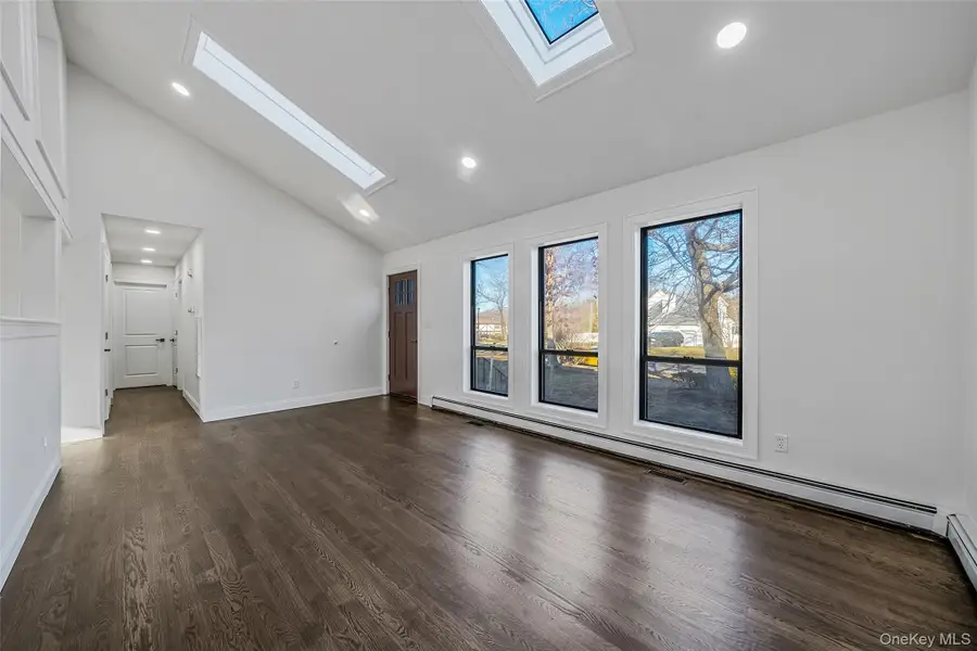 4 Rainbow Court, Middle Island, NY 11953 - #3