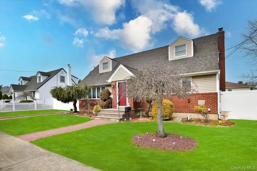 265 N Syracuse Avenue, Massapequa, NY 11758 - #3