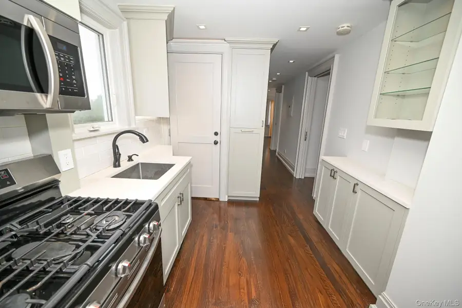 29 Everett Street, Lynbrook, NY 11563 - #3