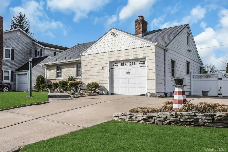 5 Sherwood Road, Glen Cove, NY 11542 - #2