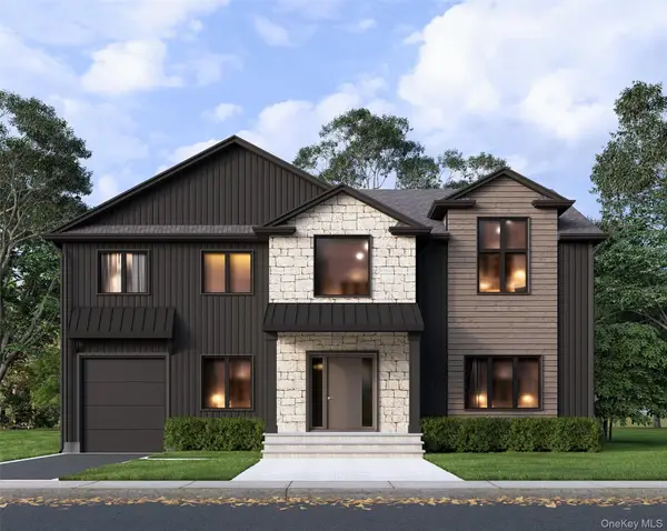 555 Marian Court, East Meadow, NY 11554