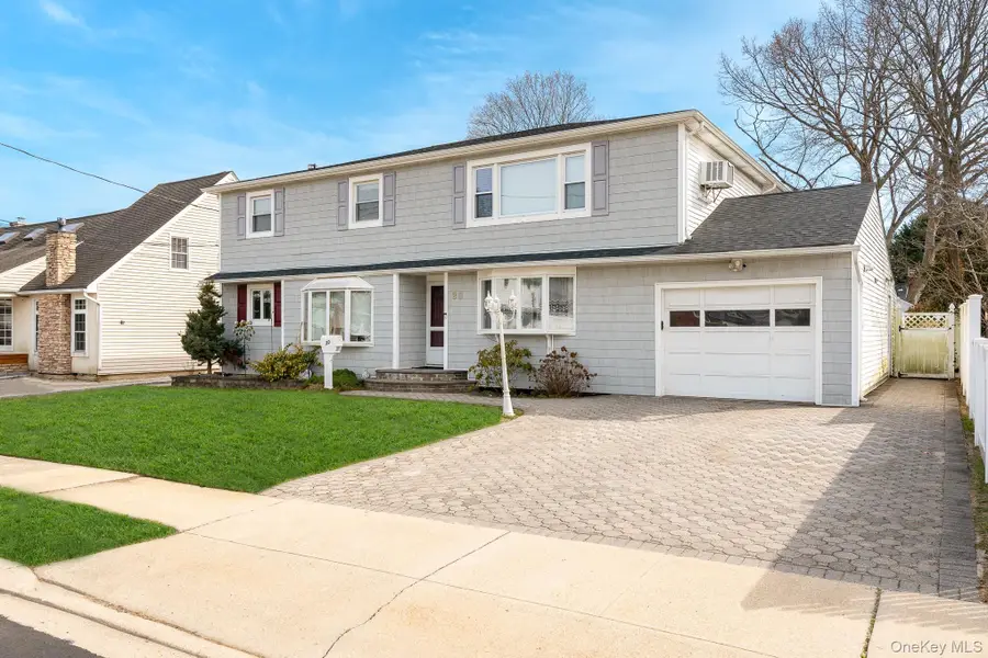 30 Poplar Avenue, Farmingdale, NY 11735 - #2