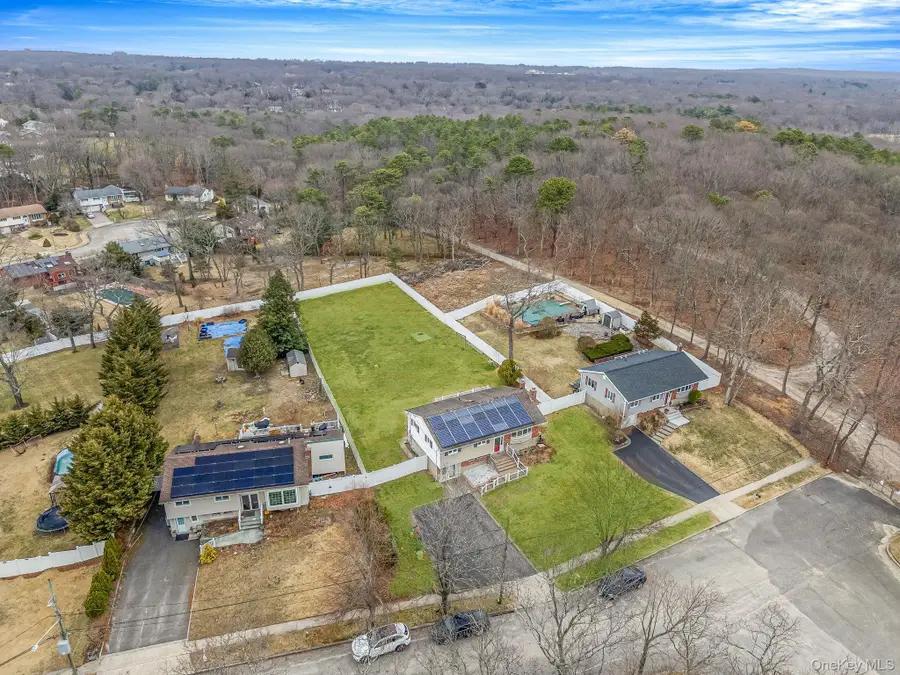 73 Parnell Drive, Smithtown, NY 11787 - #3