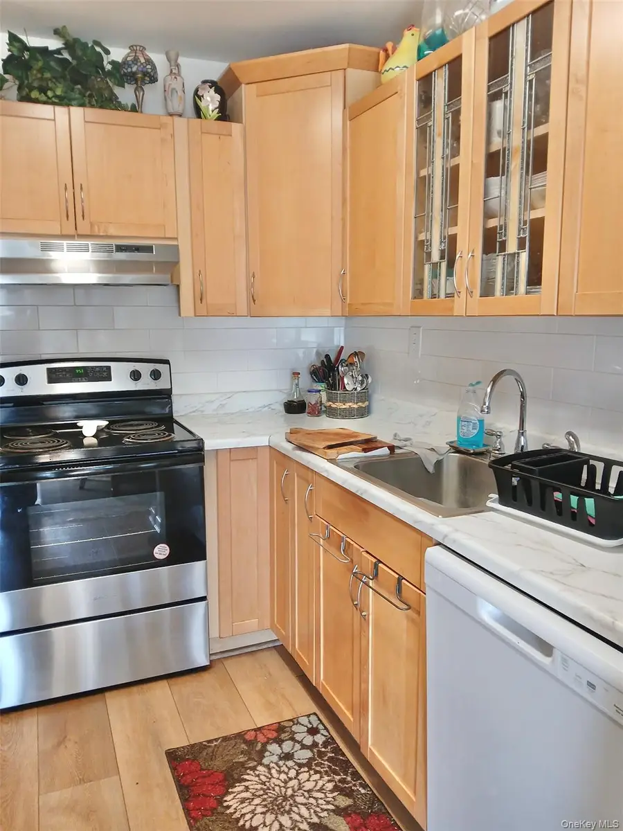 427 Aylesbury Court #A, Ridge, NY 11961 - #3