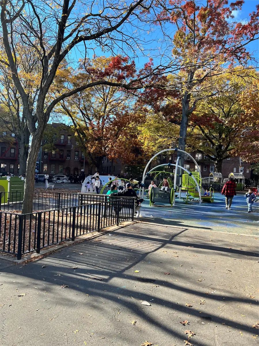 44-21 Macnish St. #2B, Elmhurst, NY 11373 - #3