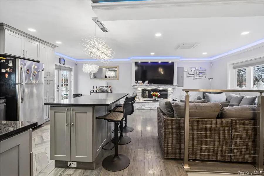 568 Centerwood Street, West Babylon, NY 11704 - #3