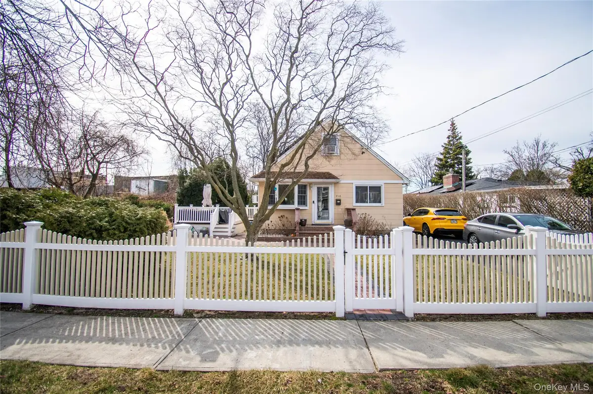 720 New York Avenue, Baldwin, NY 11510 - #1