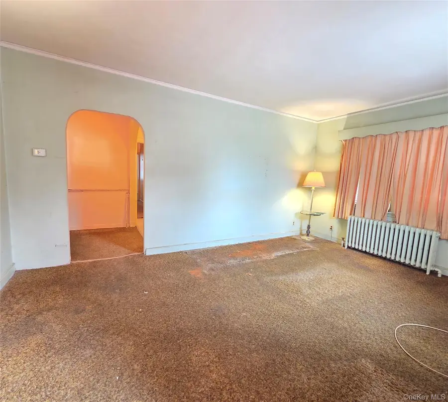 242 Graff Avenue, Bronx, NY 10465 - #2