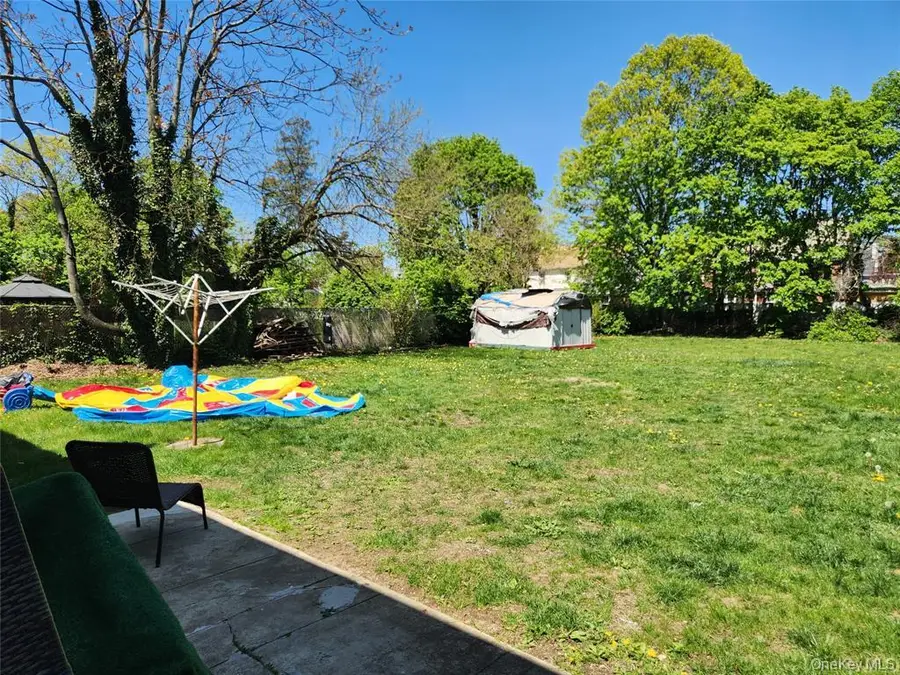 35 Mulford Place, Hempstead, NY 11550 - #3