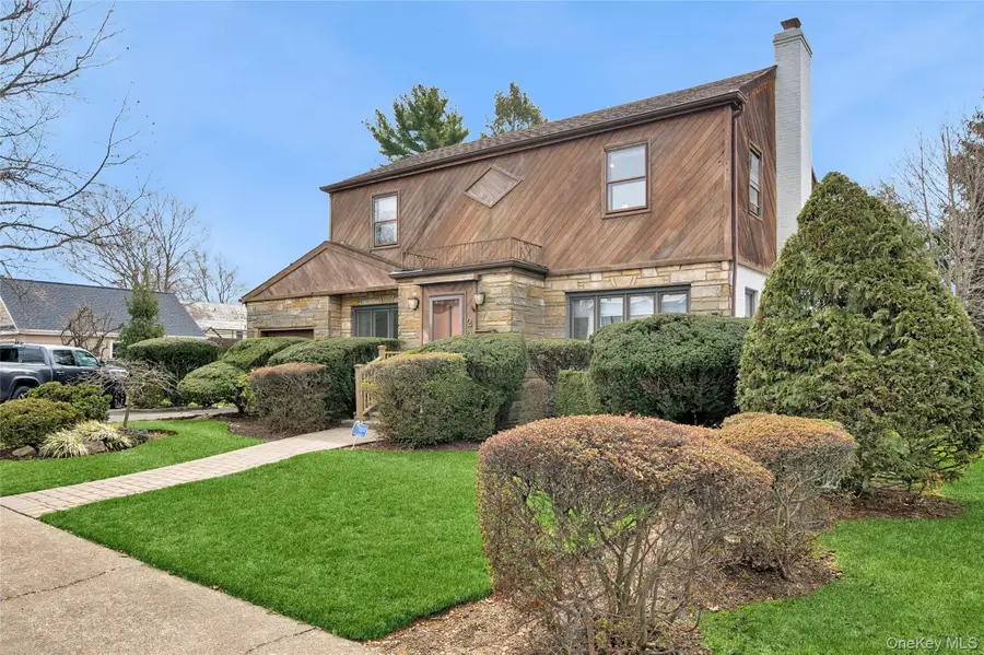 24 Allen Road, Rockville Centre, NY 11570 - #2