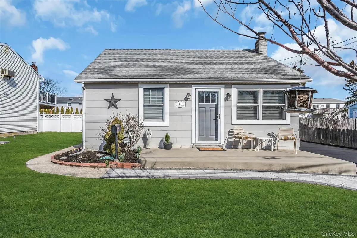 87 Kellum, West Babylon, NY 11704 - #1