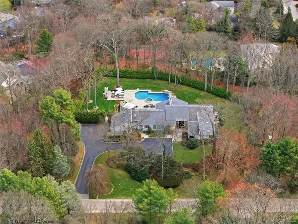 50 Tall Oak Crescent, Oyster Bay Cove, NY 11791