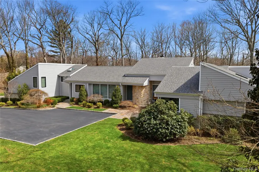 50 Tall Oak Crescent, Oyster Bay Cove, NY 11791 - #2