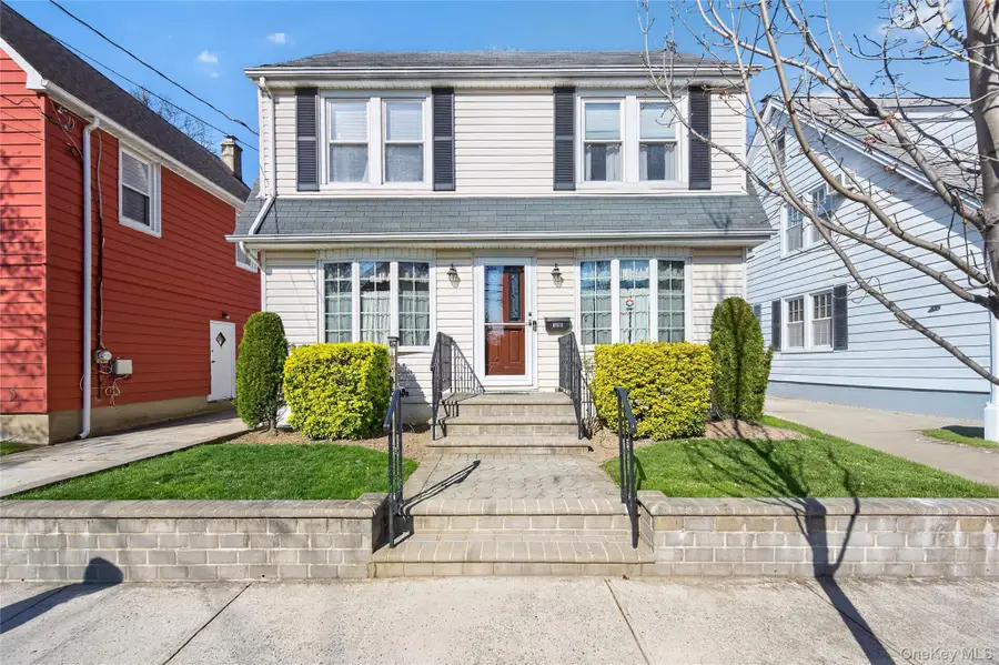 120 Capitol Avenue, Williston Park, NY 11596 - #2