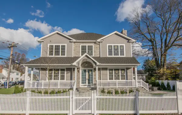 2 Seaman, Glen Cove, NY 11542