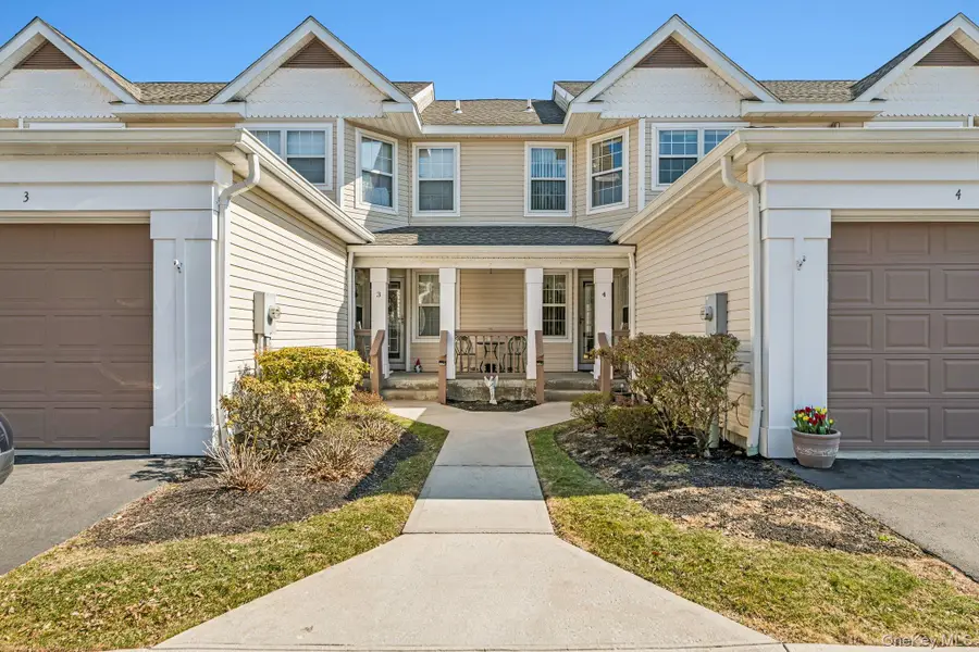 4 Commodore Circle, Port Jefferson Station, NY 11776 - #2