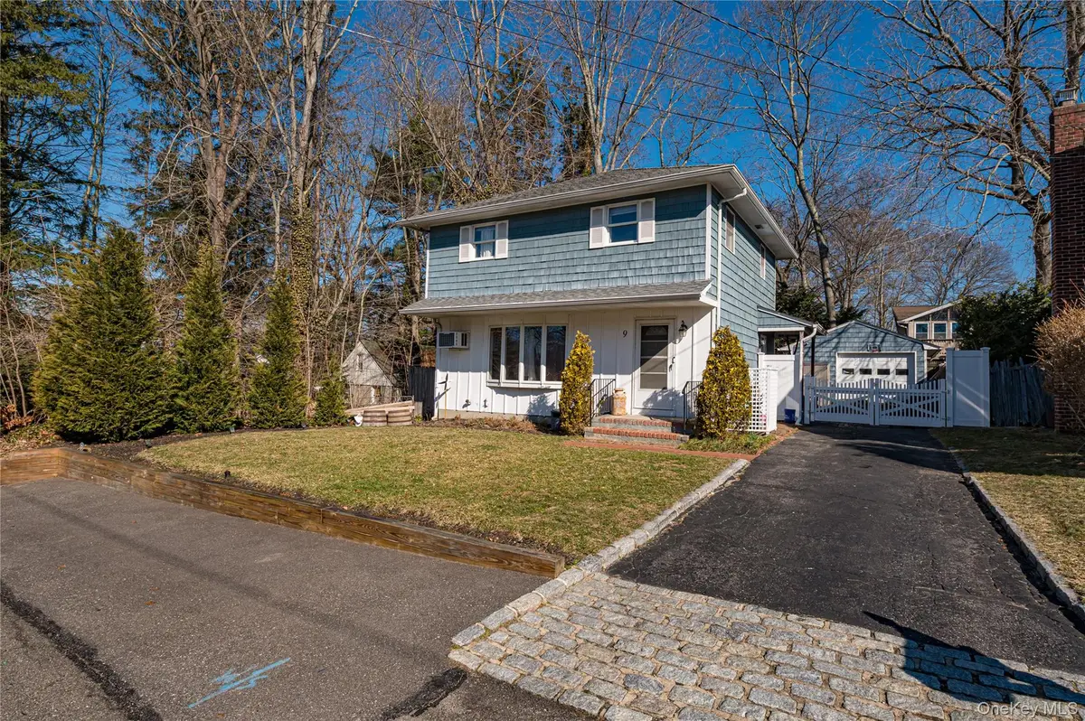 9 Leeds Street, South Huntington, NY 11746 - #1
