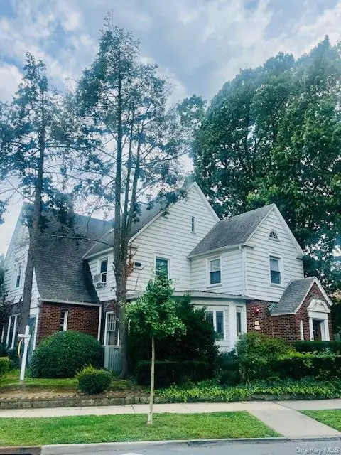 10922 Myrtle Avenue, Richmond Hill, NY 11418 - #2