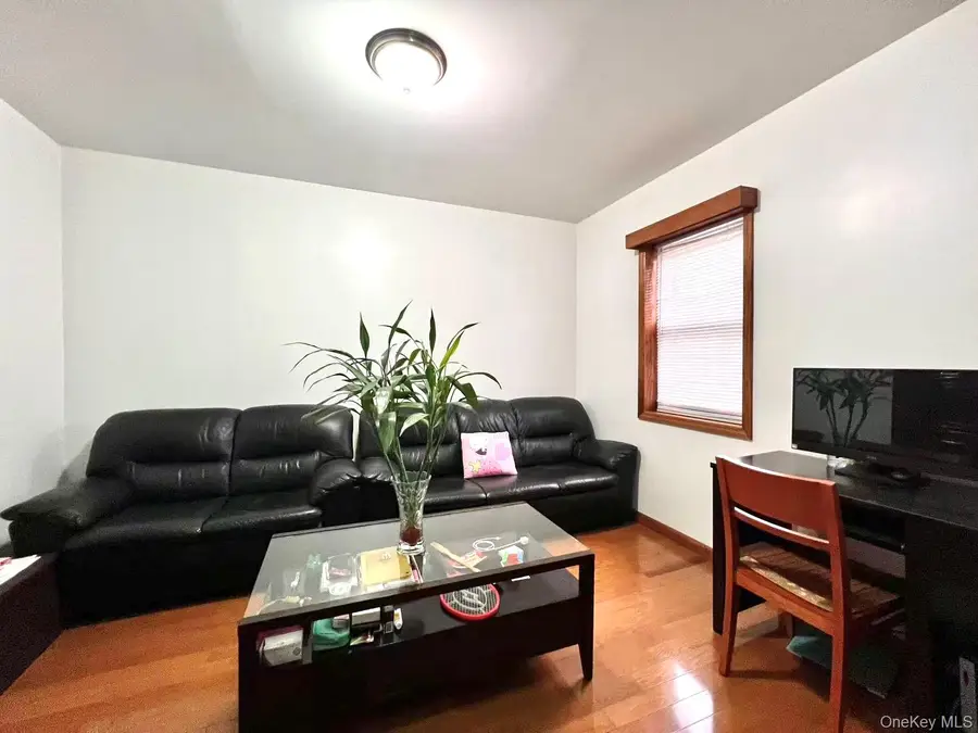 94-27 43rd Ave, Elmhurst, NY 11373 - #3